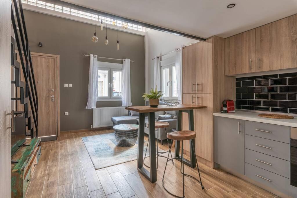Industrial Loft Near Seaside W 200Mbps Appartement Thessaloniki Buitenkant foto