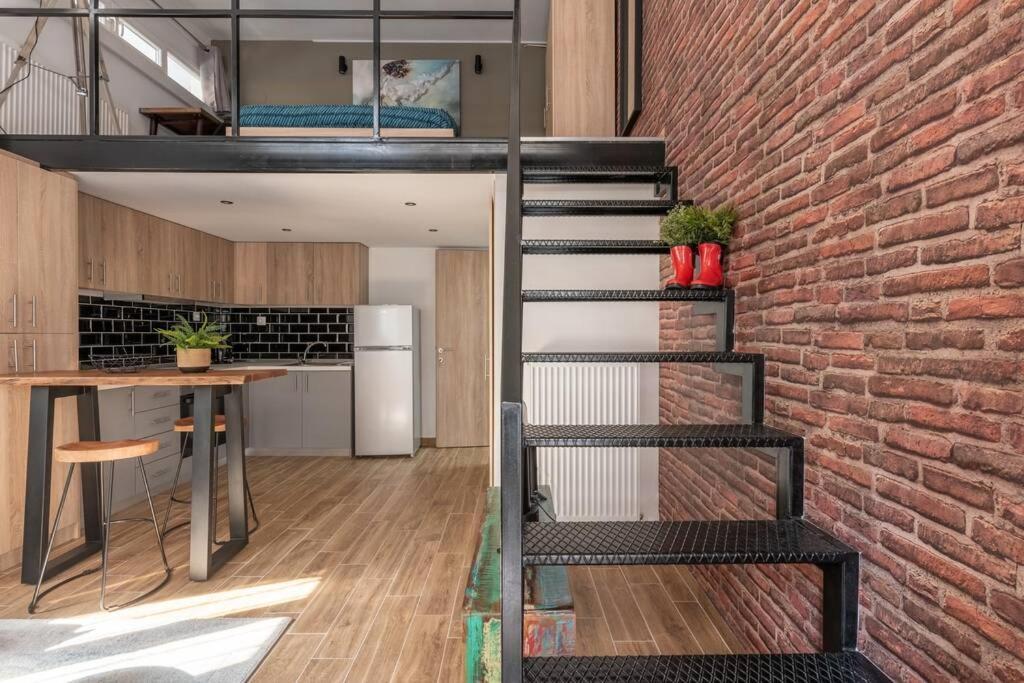 Industrial Loft Near Seaside W 200Mbps Appartement Thessaloniki Buitenkant foto
