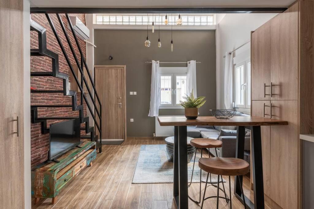 Industrial Loft Near Seaside W 200Mbps Appartement Thessaloniki Buitenkant foto