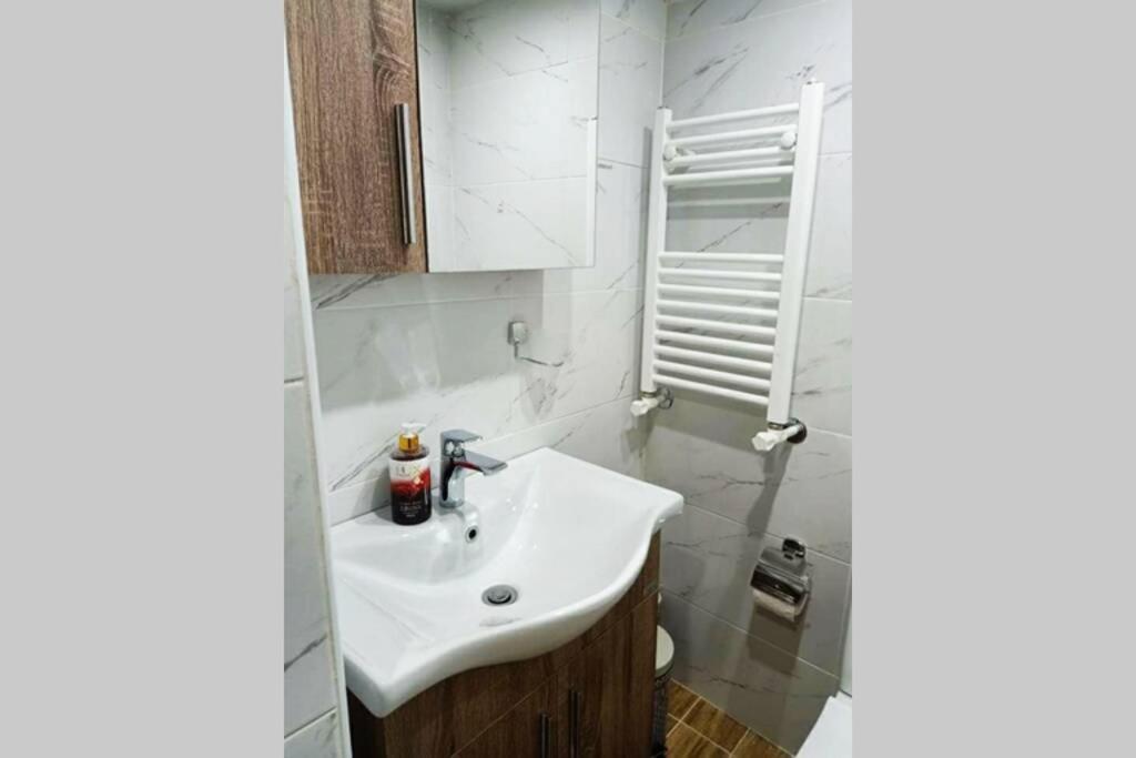 Industrial Loft Near Seaside W 200Mbps Appartement Thessaloniki Buitenkant foto